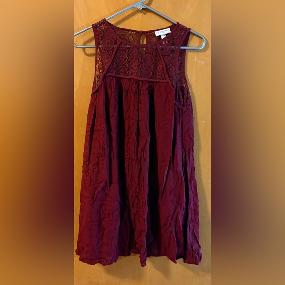 Liz Lange Dresses & Skirts - Liz Lange Burgundy Maternity Shirt